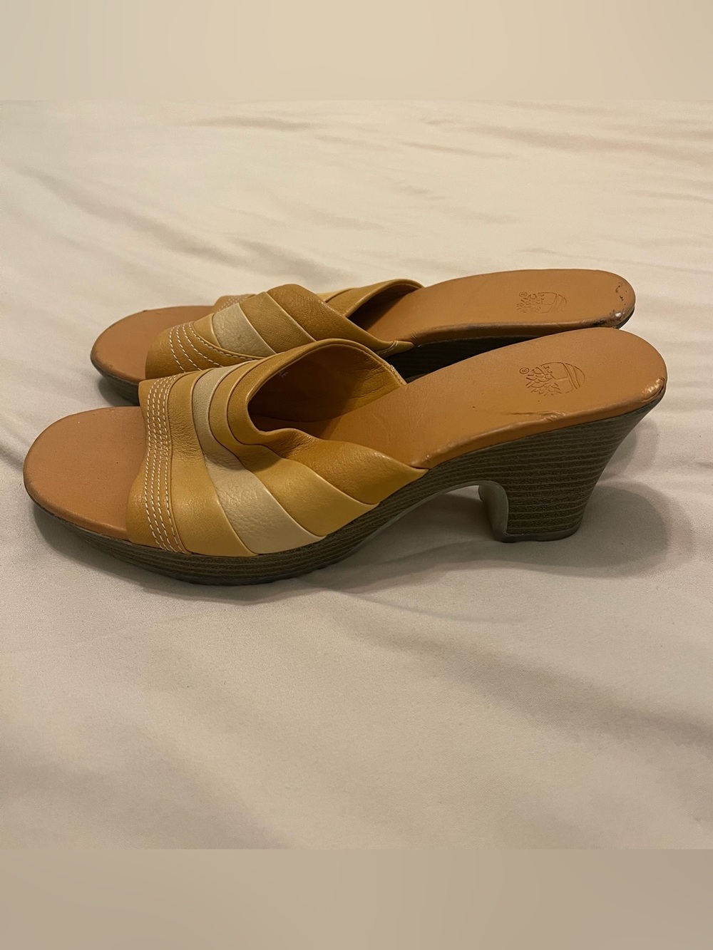 Timberland Heeled Leather Sandals in Yellow/Cream Colorway Streetwear Size 9